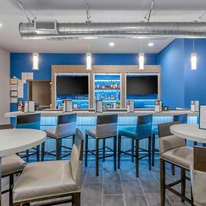 Clarion Inn & Suites Dfw North